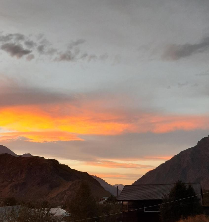 Royal Galaxy Apartment Kazbegi Bagian luar foto